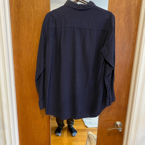 Button down - Picture 2 of 3